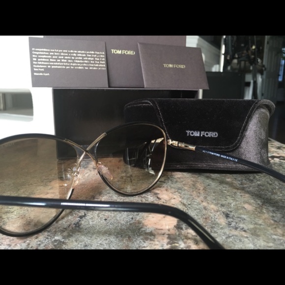 TOM FORD ‘Rosie’ Black/Gold Women’s Sunglasses - Picture 7 of 8